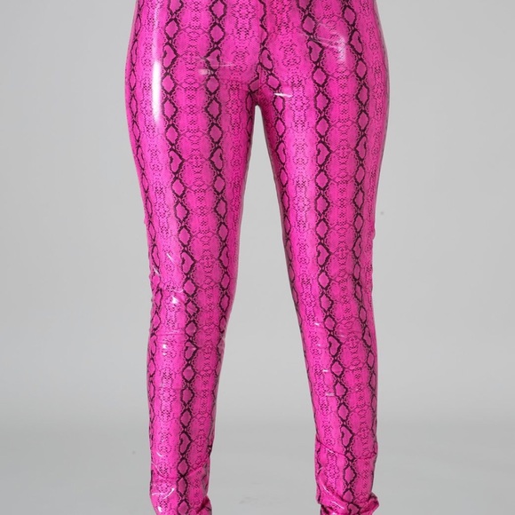 PINK SNAKE PRINT PANTS ๐ - Picture 2 of 4